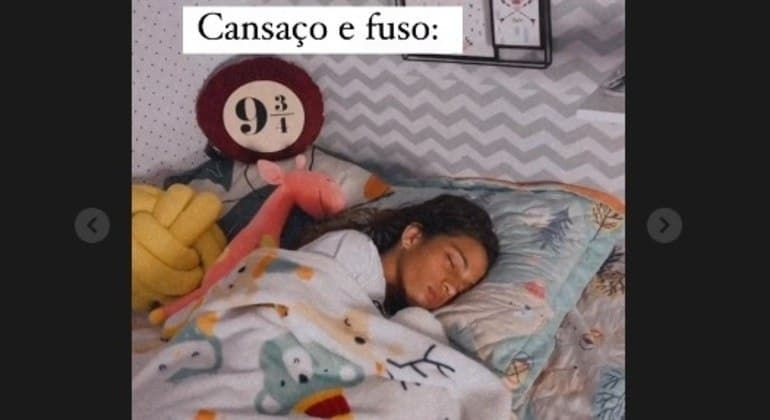 Rayssa Leal chega em casa e posta foto dormindo: 'Cansaço e fuso'