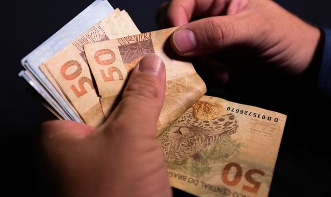 Salário mínimo passa a ser de R$ 1.212 a partir de janeiro