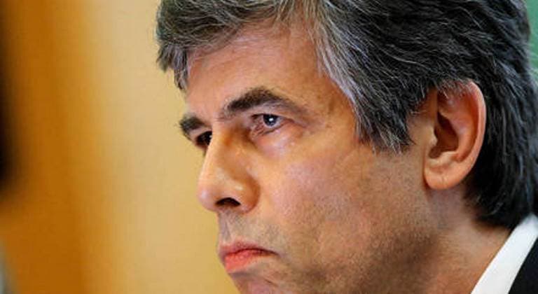 Ex-ministro Nelson Teich critica plano de vacinação contra covid-19