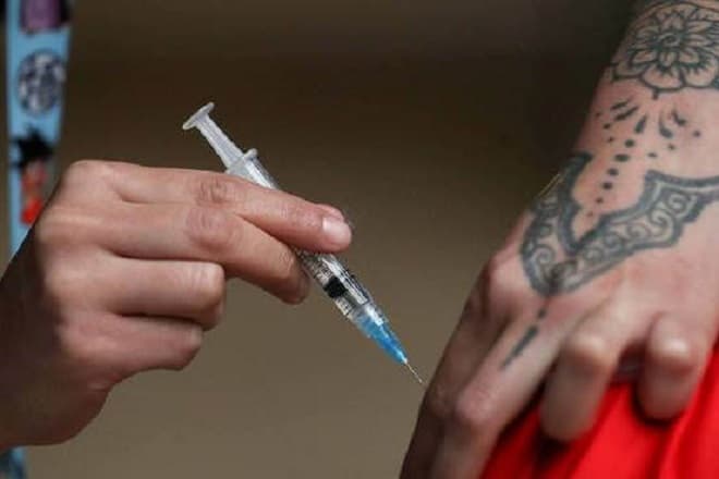 Mundo já aplicou mais de 2 bilhões de doses de vacinas contra covid.