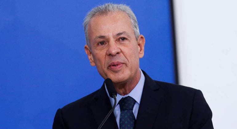 Ministro descarta risco de apagão no país por causa de crise hídrica