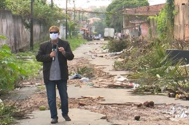 Lixo e buracos deixam via intrafegável em bairro de São Luís