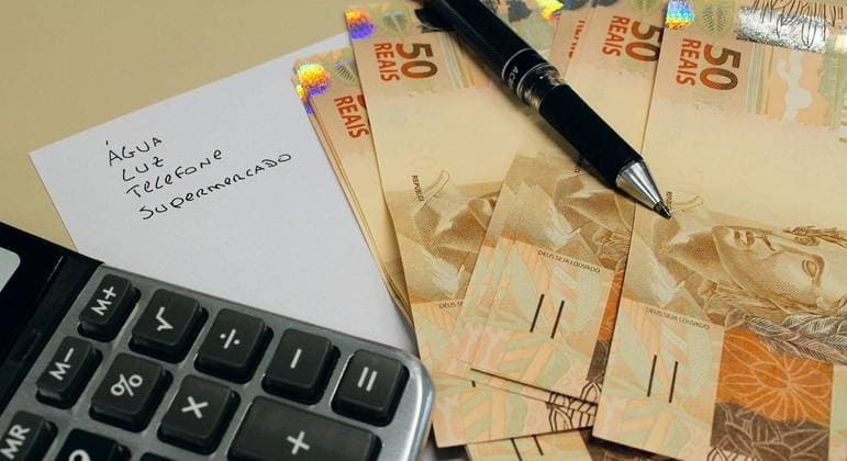 Prévia do PIB cai em março, mas primeiro trimestre registra alta