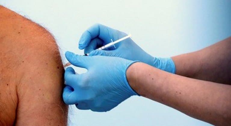 Covid: Governo prevê 42,5 milhões de doses das vacinas até junho