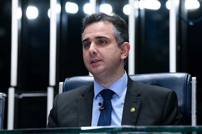 Pacheco anuncia entrega de projetos para custeio do piso da enfermagem