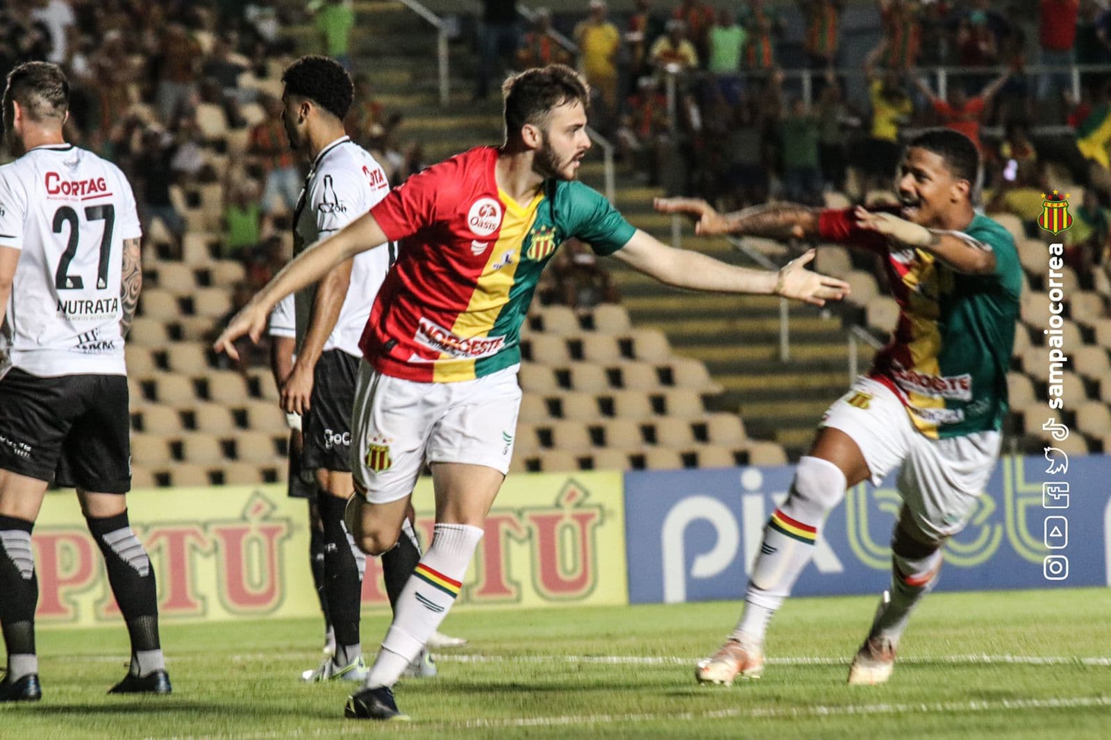 Sampaio vence Ponte Preta no Castelão e encosta no G4