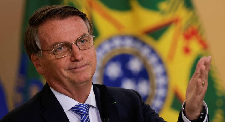 Bolsonaro diz que escolha do vice será 'aos 48 do segundo tempo'