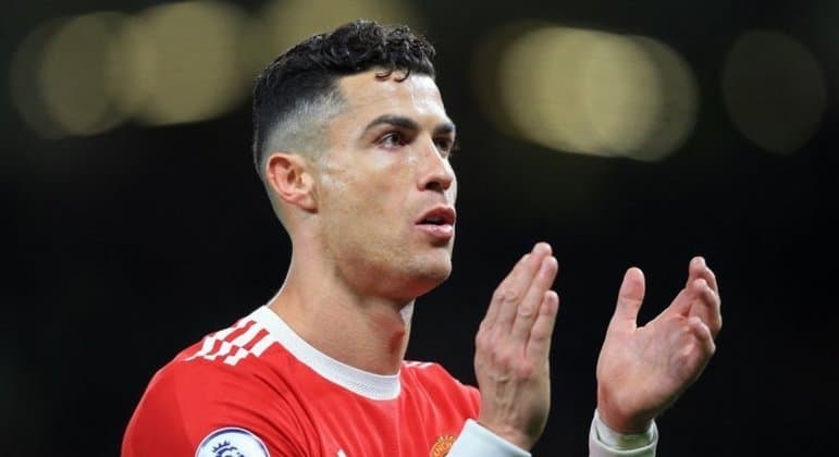 Cristiano Ronaldo fica no Manchester United, diz jornal