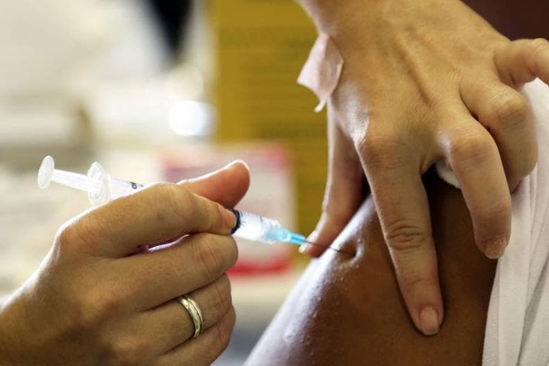 OMS divulga recomendações para calendário de vacinação contra HPV