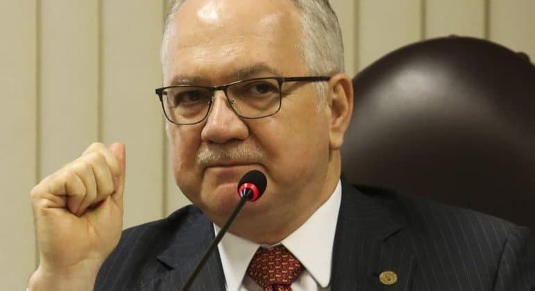 'Justiça Eleitoral não se renderá', diz Fachin durante posse no TSE