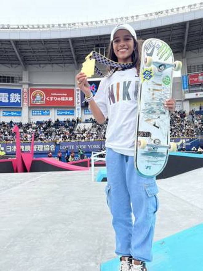 Rayssa Leal vence X-Games e se torna mais jovem medalhista do torneio