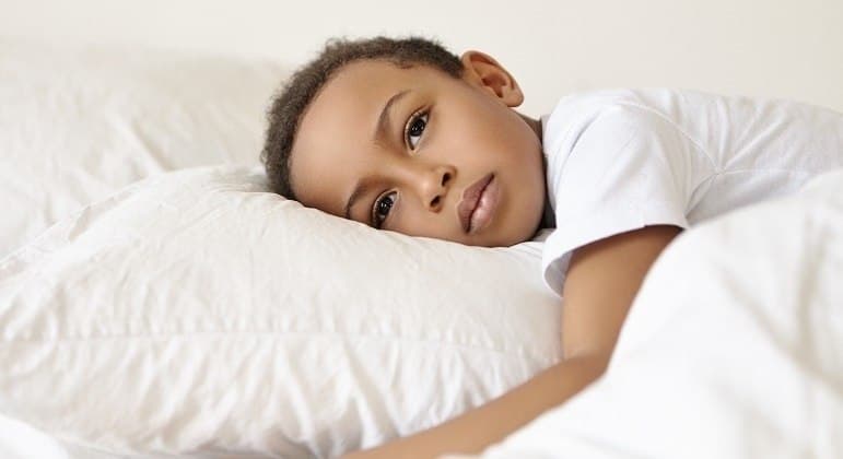 Dormir bem é essencial para a criança crescer saudável