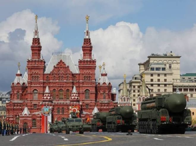 Com exibição de força militar, governo russo faz desfile do 'Dia da Vitória' em Moscou