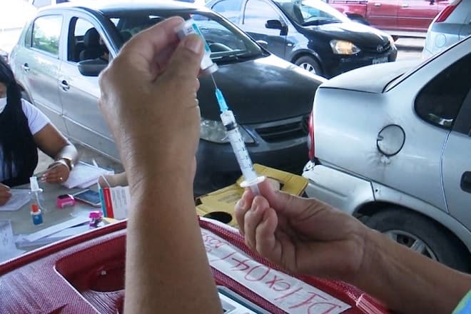 Covid-19: Saúde prevê começo de reforço bivalente em 27 de fevereiro