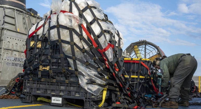 EUA recupera peças de balão chinês derrubado com caça e míssil