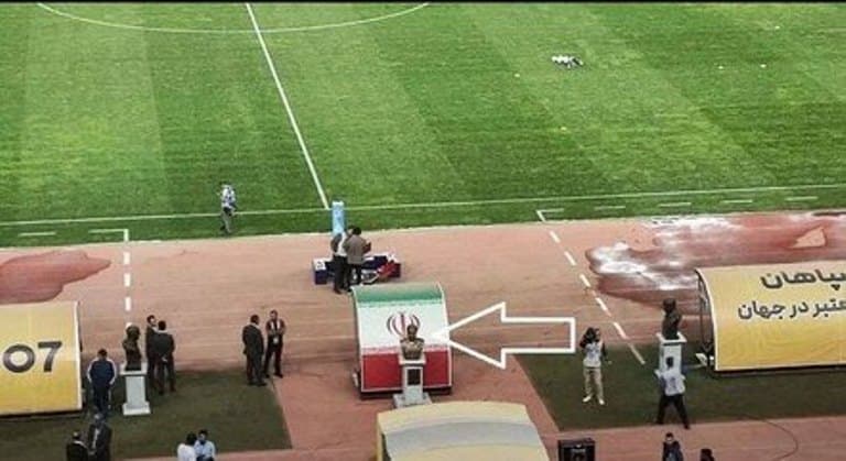 Time árabe se recusa a entrar em campo no Irã, e ônibus é apedrejado