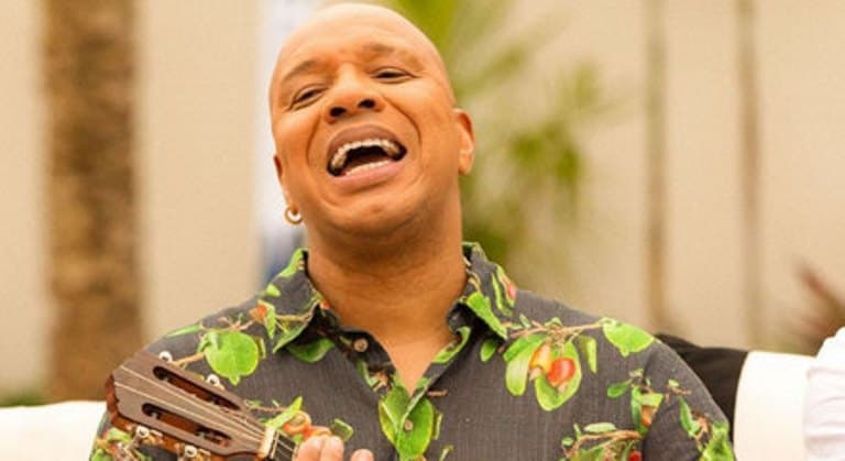 Tratando um câncer, Anderson Leonardo, vocalista do Molejo, é internado com pneumonia
