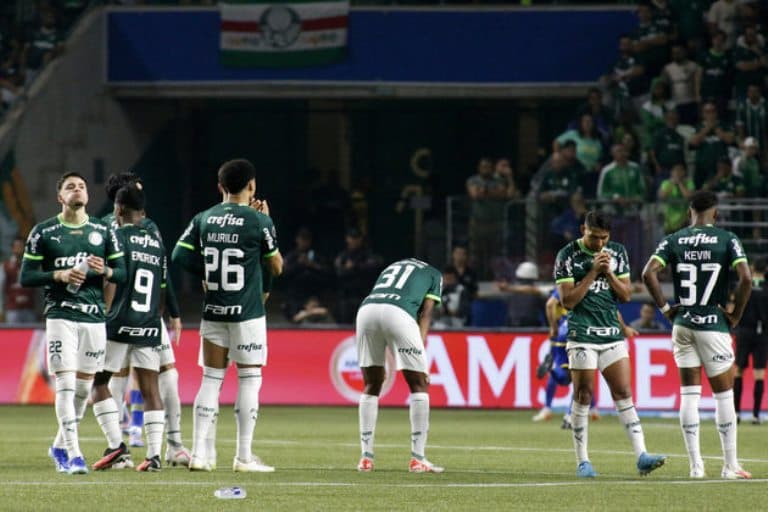 Eliminação do Palmeiras rende memes e piadas nas redes sociais