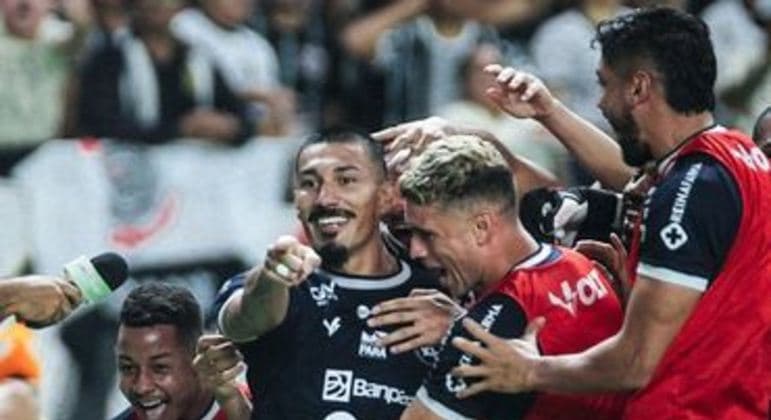 Corinthians joga mal, perde para o Remo e se complica na Copa do Brasil