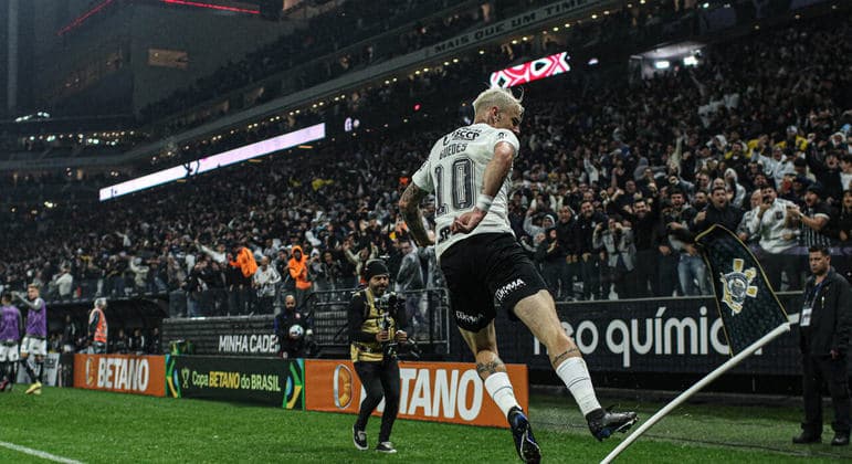 O Corinthians nunca está morto.' Comemora Luxemburgo