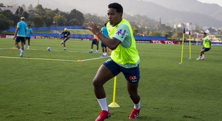 Brasil enfrenta a Colômbia pelas Eliminatórias com a expectativa da estreia de Endrick
