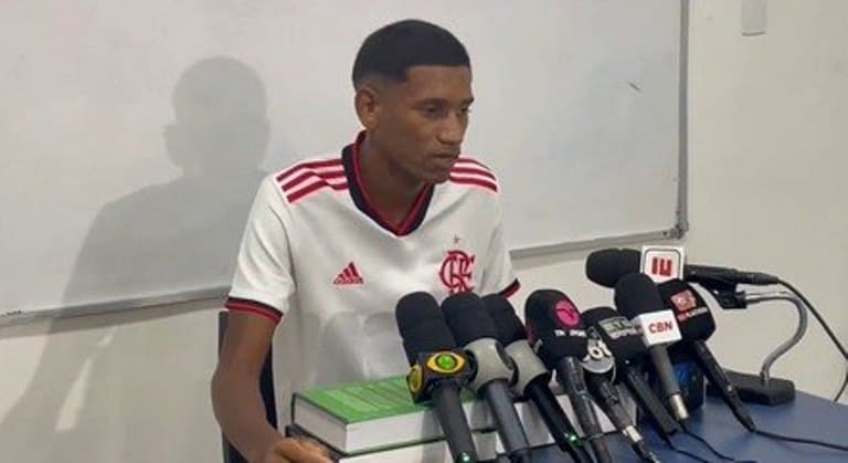 Torcedor do Flamengo nega acusações de Braz: 'Sou vítima, não agredi ele'