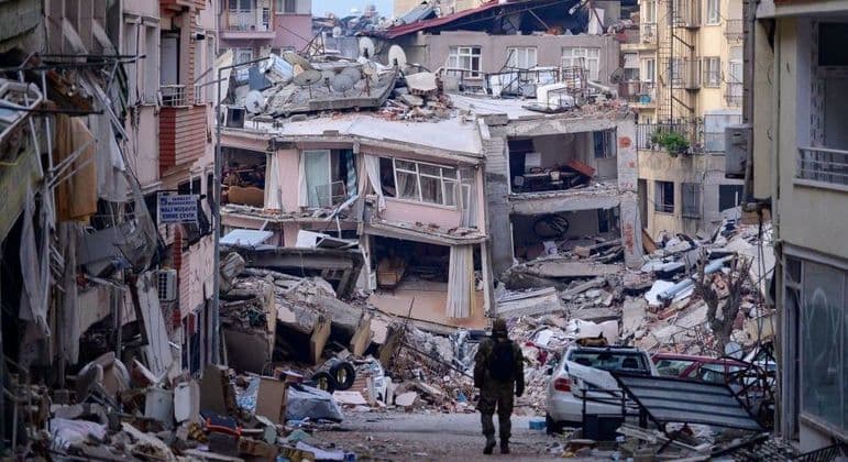 Uma semana depois, terremoto na Turquia e Síria já matou mais de 35 mil pessoas