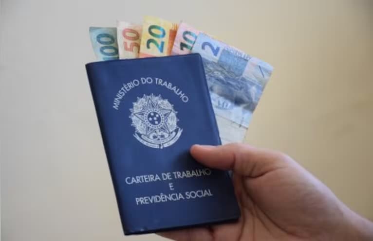 Abono salarial paga hoje R$ 4 bi para 4 milhões de trabalhadores