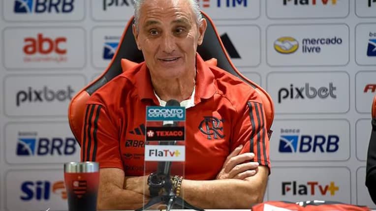 Tite é internado por arritmia cardíaca. Técnico do Flamengo passou mal no voo de La Paz