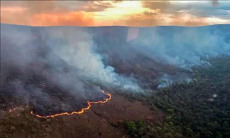 Brasil concentra 76% dos incêndios na América do Sul, mostra levantamento do Inpe