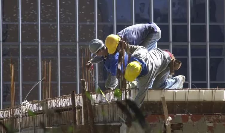 Desemprego em agosto recua para 6,6% e alcança o menor índice em 12 anos