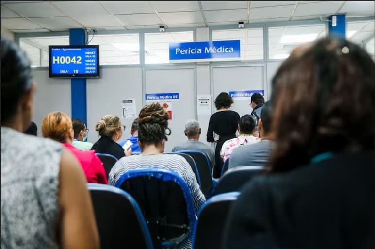 Ansiedade já é a terceira causa que mais afasta o brasileiro do trabalho em 2024