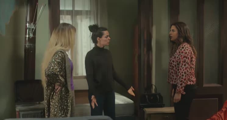 Fãs de Força de Mulher se divertem com implicâncias entre Ceyda e Yeliz
