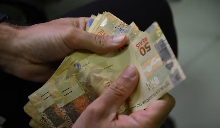Governo libera abono salarial de até R$ 1.412 para 4,2 milhões de trabalhadores