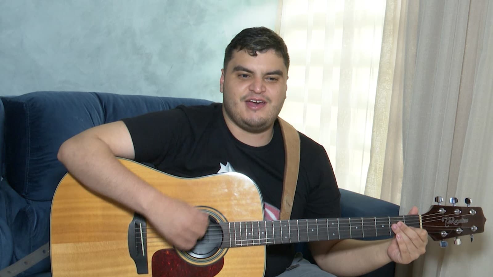 Série JC: cantor autista compartilha história inspiradora com a música