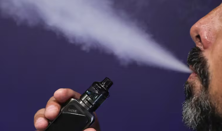Comissão do Senado adia novamente projeto que regulamenta cigarros eletrônicos