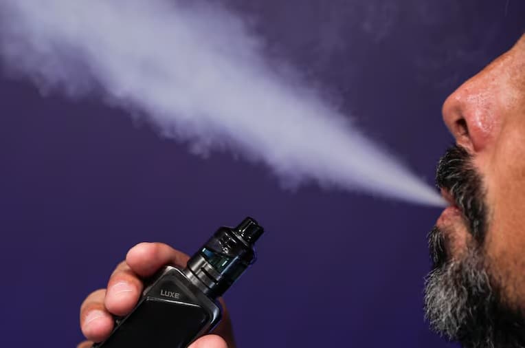 Governo avalia elevar preço do cigarro para compensar desoneração