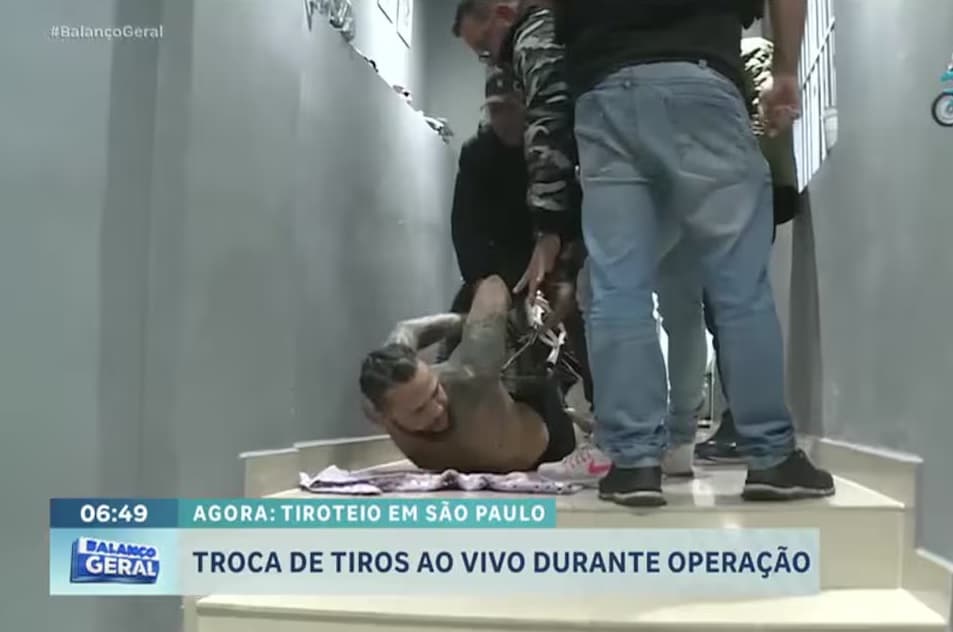 Equipe da RECORD presencia tiroteio durante operação contra tráfico de drogas