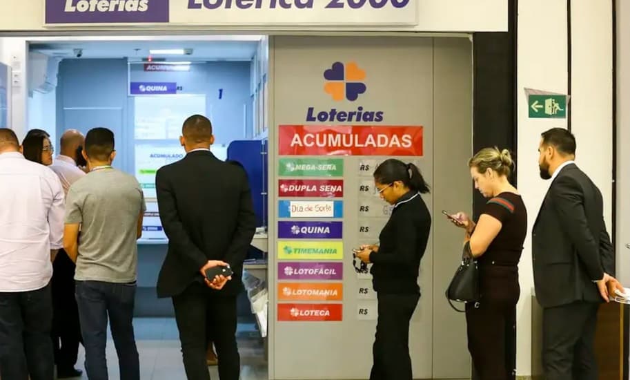 Passagem aérea, jogos de azar e transporte público disparam e são vilões da inflação em julho