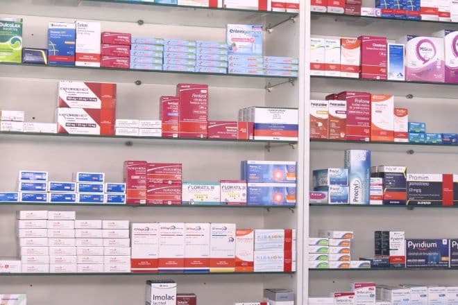 Automedicação: hábito perigoso que pode causar graves danos à saúde