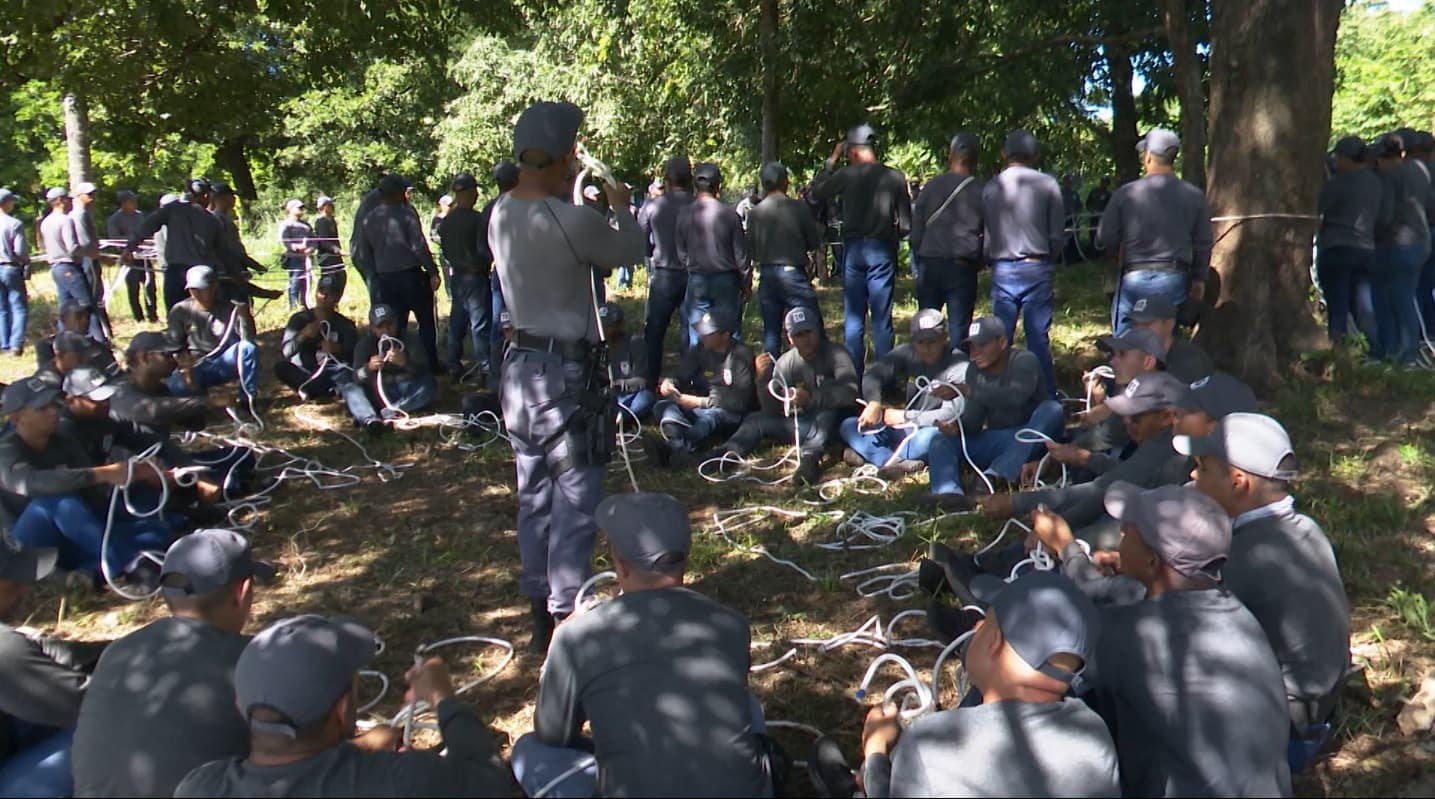Encerramento de acampamento marca etapa final de curso da Polícia Militar