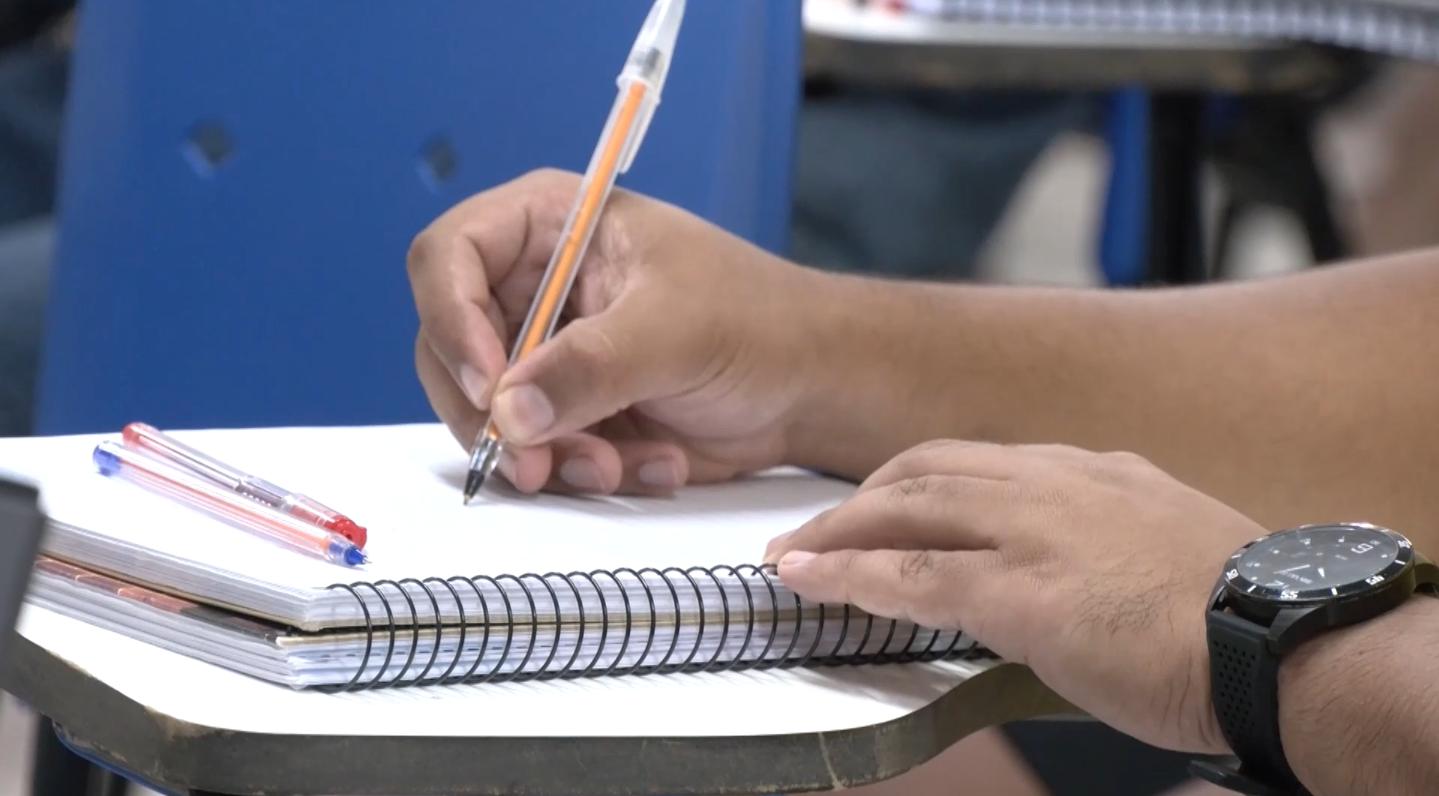 Participantes do Concurso Nacional Unificado concluem prova discursiva