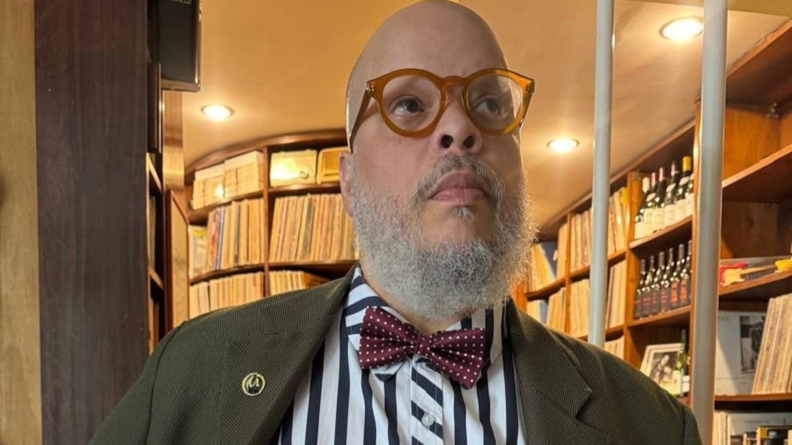 Ed Motta se irrita com críticas e chama público de 'cabeça fraca'