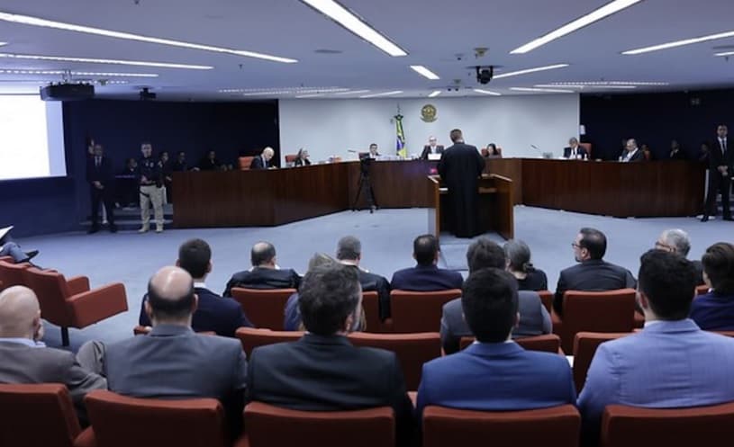 Advogado de Paulo Sergio cita 'Alice no País da Maravilhas' e até a sogra no STF; assista