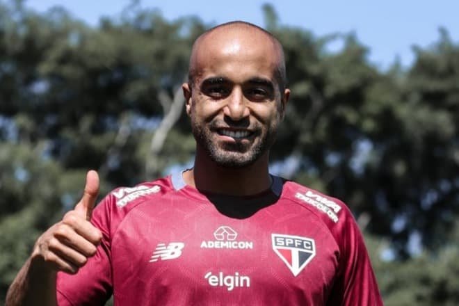 Quando Lucas Moura deve retornar aos gramados pelo São Paulo?
