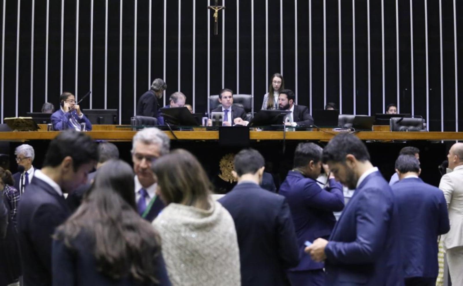 Governo corre para aprovar isenção do IR de até R$ 5 mil