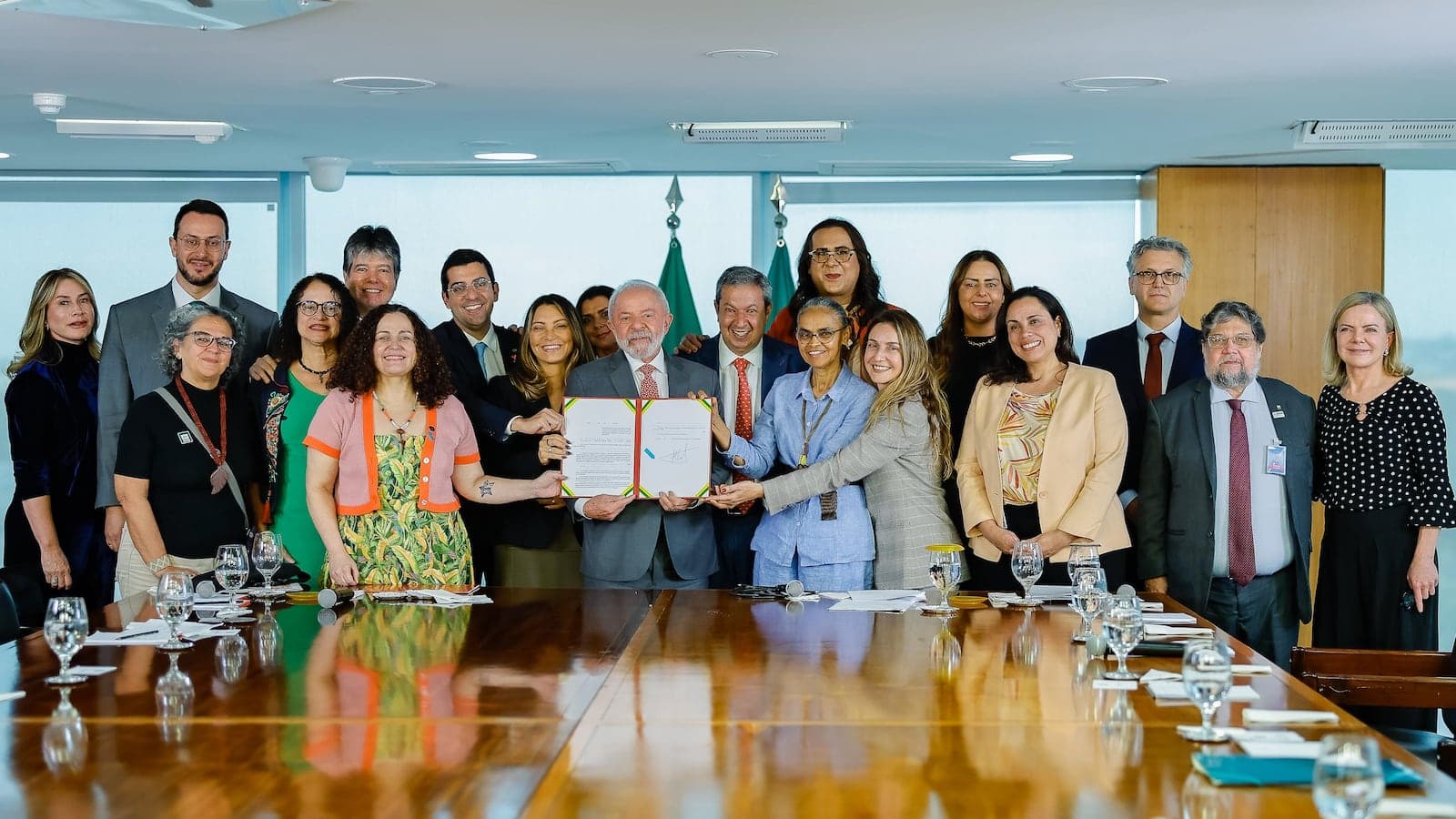 Lula sanciona lei que proíbe testes em animais para cosméticos no Brasil