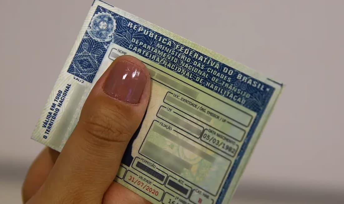 Governo regulamenta fim da exigência da autoescola para tirar CNH; entenda mudanças