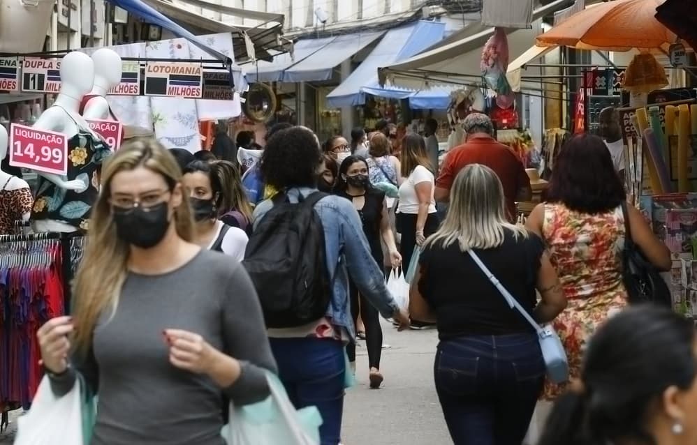 Vendas no varejo caem pelo quarto mês seguido, mas saldo acumulado do ano é positivo