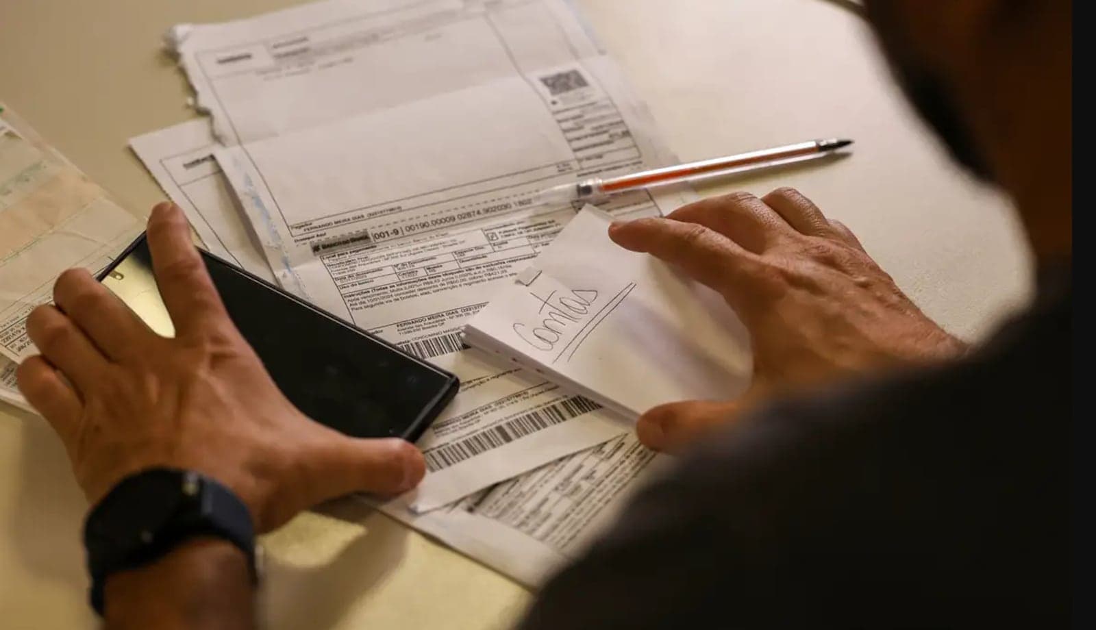 Salário mínimo de R$ 1.621 começa a ser pago nesta segunda
